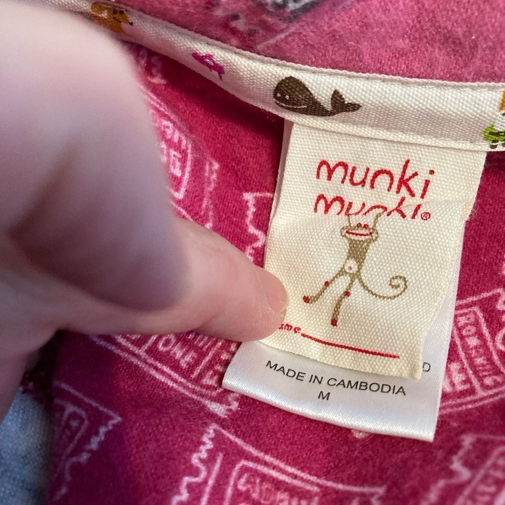 NWOT chick flicks and popcorn bamboo flannel pj top w/ contrasting trim BFF nite - Picture 12 of 16